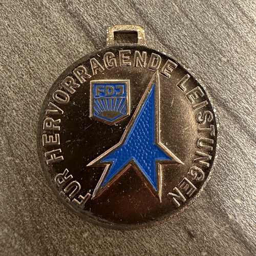 Ddr fdj abzeichen orden - ddr,