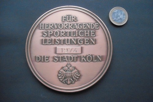 Große sporplakette der stadt - sporplakette,
