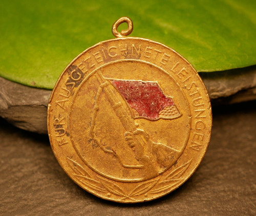Goldfarbene medaille anhänger - goldfarbene,