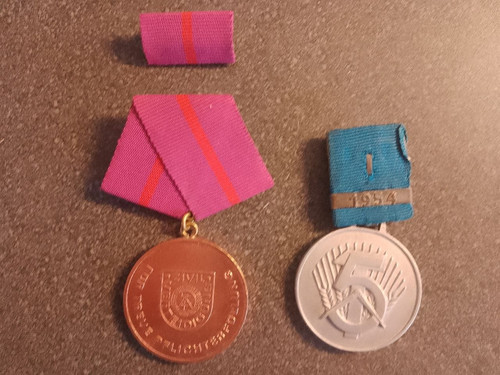 Ddr medaille - 2x,
