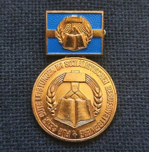 Auszeichnung ddr medaille - ddr:,