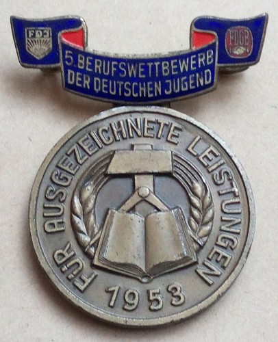 Für ausgezeichnete leistungen - für,